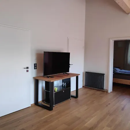 Apartment Und In Reutlingen-goenningen