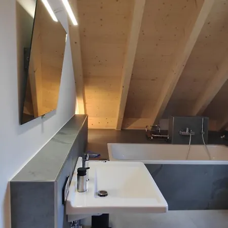 Apartment Und In Reutlingen-goenningen *