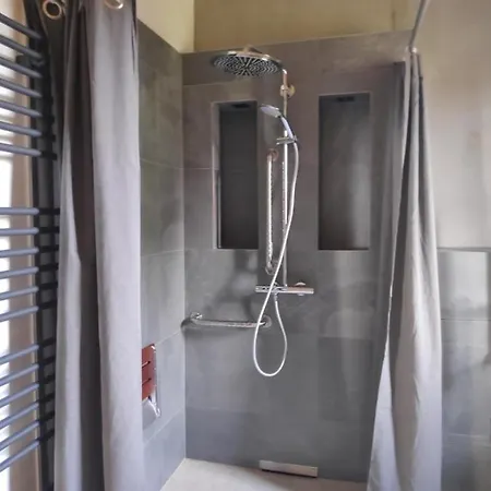 Und In Reutlingen-goenningen Lägenhet