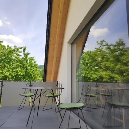 Und In Reutlingen-goenningen Apartment *
