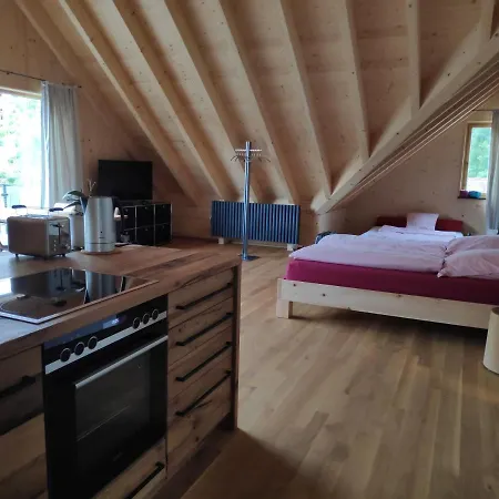 Apartment Und In Reutlingen-goenningen *